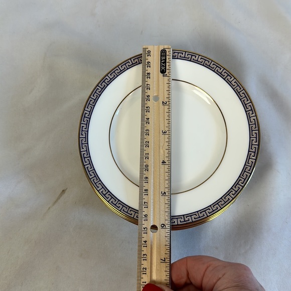 Vintage Wedgwood Bone China Bread Plates In The Palatia Pattern - set of 6 - Picture 13 of 13